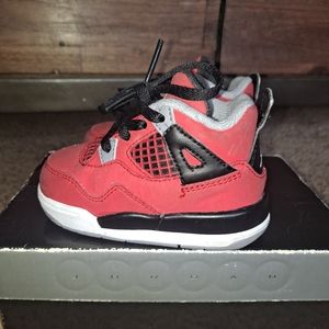 Jordan 3 retro size 4c